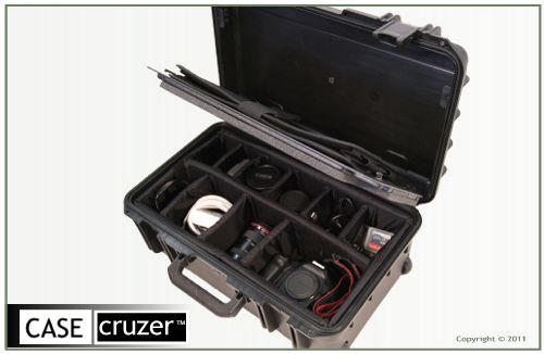 Photo StudioCruzer PSC100 Carry-On Case with Padded Dividers and Universal Laptop Sleeve
